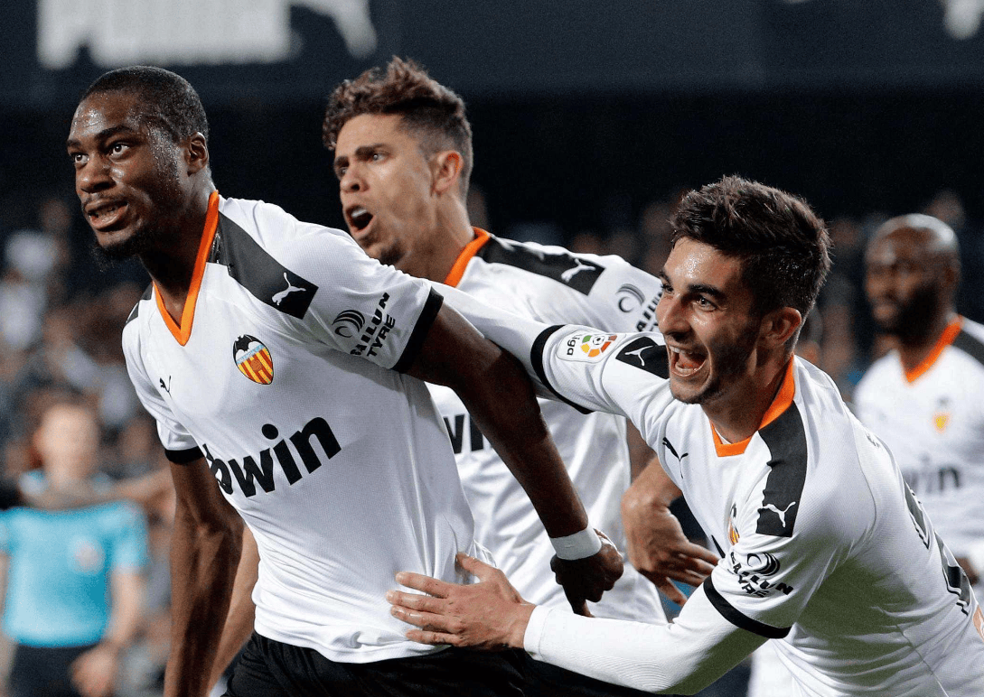 爱游戏平台-转折点皇家社会状态回暖，西甲赛前攻防权衡，管理层满意，团队化学反应显著的简单介绍