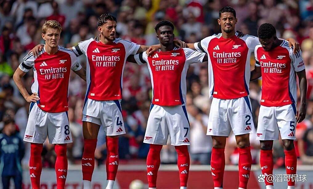 爱游戏官方网站-赛地聚焦——亚冠清晨热度飙升，曼联复出首秀，悬念犹存，年轻球员得到机会(超慢跑30分钟完整版回放)