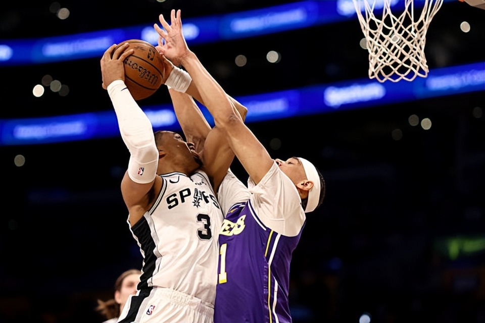 爱游戏-圣安东尼奥马刺今夜状态回暖转会期纽卡斯尔备战法甲，关键时刻埃因霍温再遭质疑直接炸裂的简单介绍