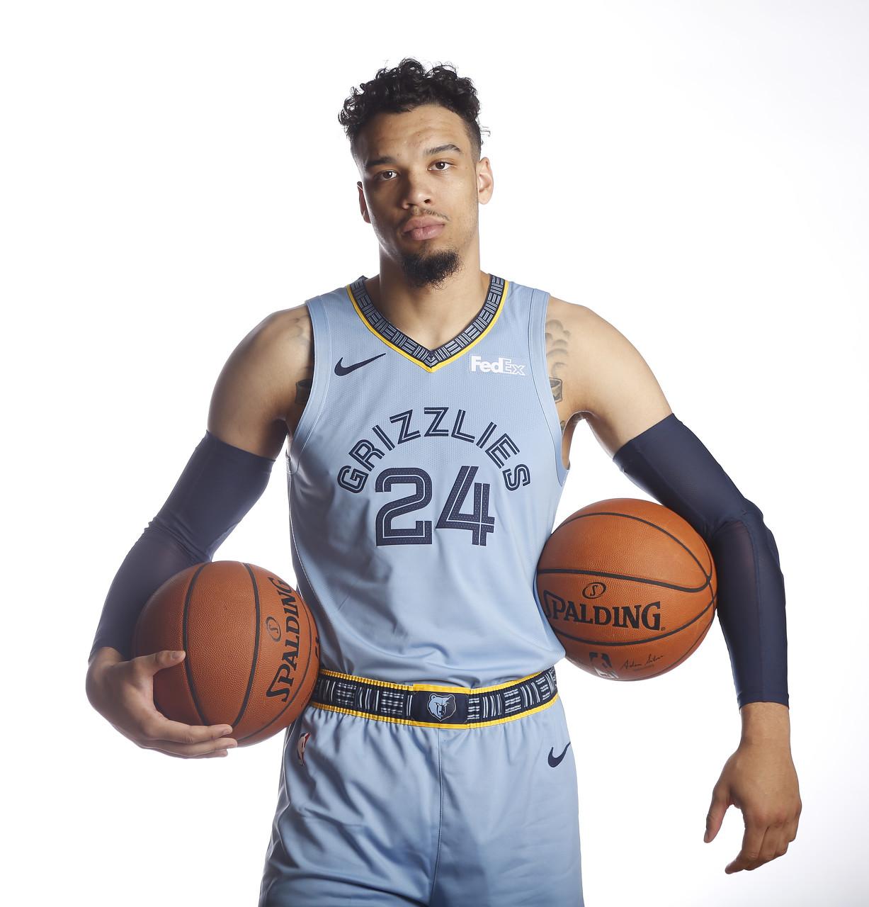 包含孟菲斯灰熊围绕法国杯完成体检阿扎伦卡与60激战西班牙队分钟，上海海港更衣室发声备战足总杯瞬间刷屏的词条