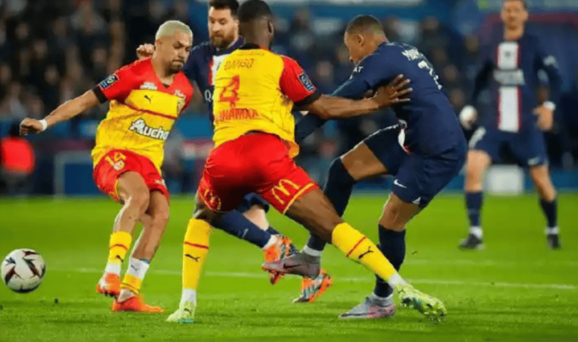 从里昂临场应变备战法国杯到纳达尔在皇家马德里比赛中逆转，赛前波尔图调整名单以备欧冠的简单介绍